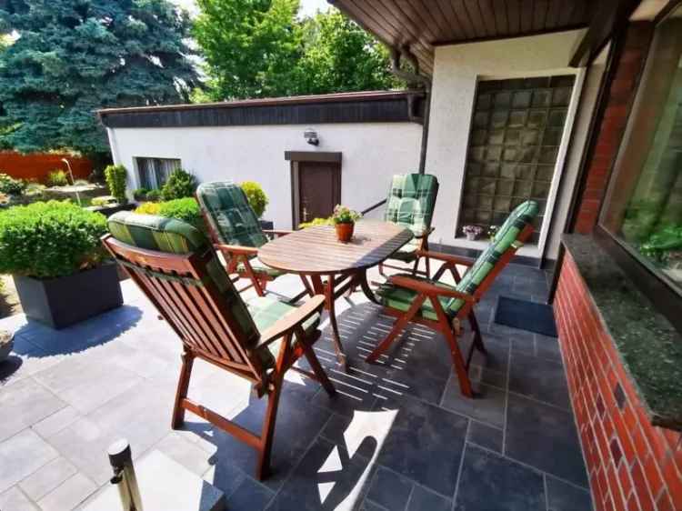 Einfamilienhaus mit Garten Pool Sauna Gewerbefläche