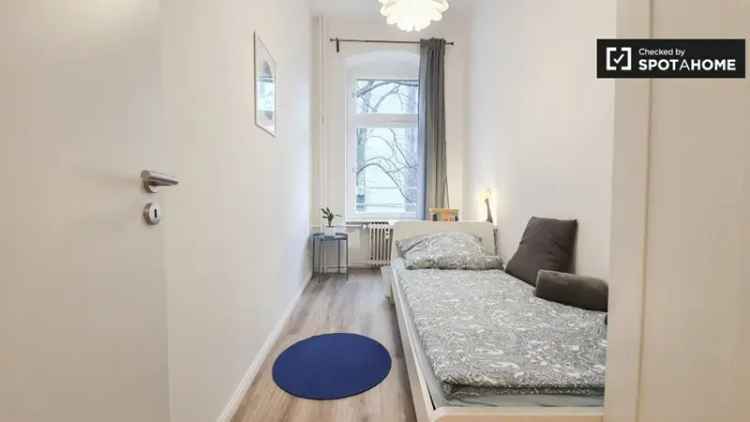 Zimmer zu vermieten in Wohnung mit 3 Schlafzimmern, Kreuzberg