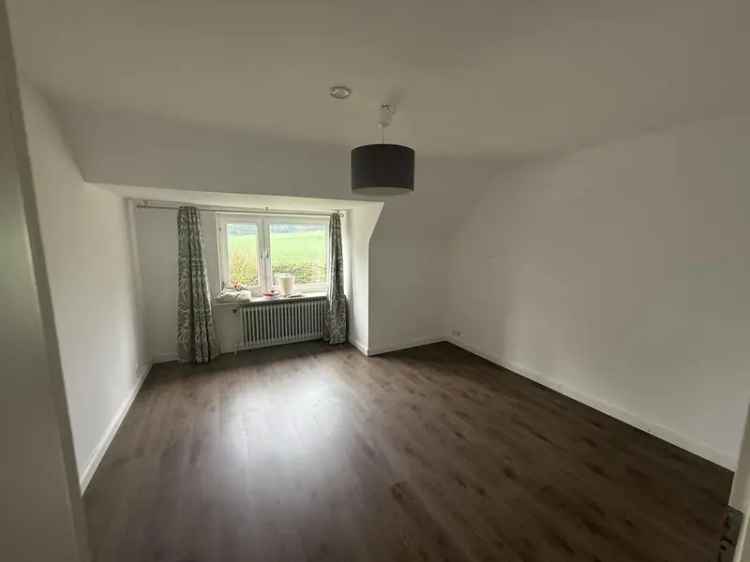 Schöne 3,5-Zimmer-Wohnung mit Blick ins Grüne – Rosengarten-Sieversen