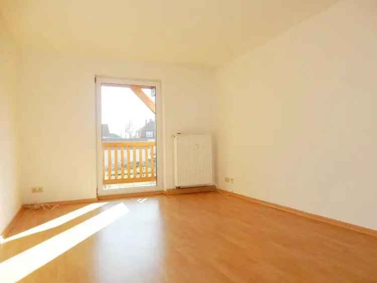 Schick sanierte 2-Zimmer-Wohnung mit großem Balkon.