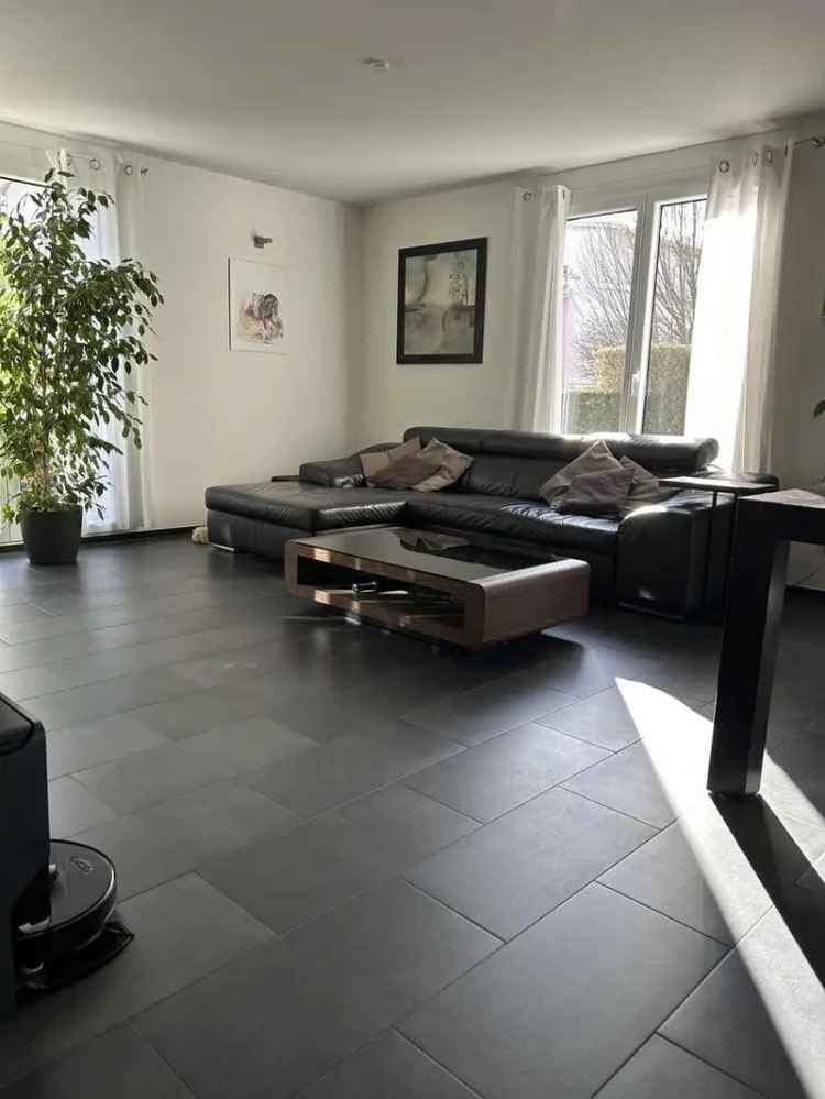 Moderne Loft-Wohnung in Denkendorf - 142 qm Wohnfläche, ca. 200 qm gepflegter Garten, barrierefrei