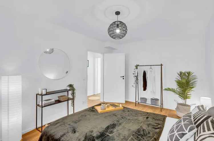4% Rendite bei Stadtamhof! Erstbezug - Helle, moderne und lichtdurchflutete 2,5 Zimmer Wohnung!