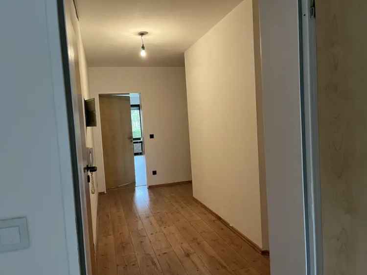 Augsburg Lechhausen ruhige 3 Zimmerwohnung direkt am Lech zu Verkaufen