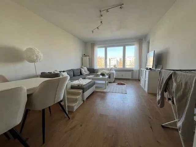 Moderne 3-Zimmer-Wohnung mit Balkon und Außenstellplatz in Hummelsbüttel
