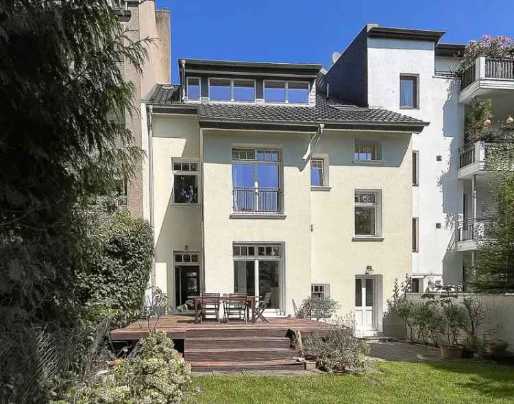 Stadthaus Düsseldorf-Benrath 268m² Garten Familienfreundlich