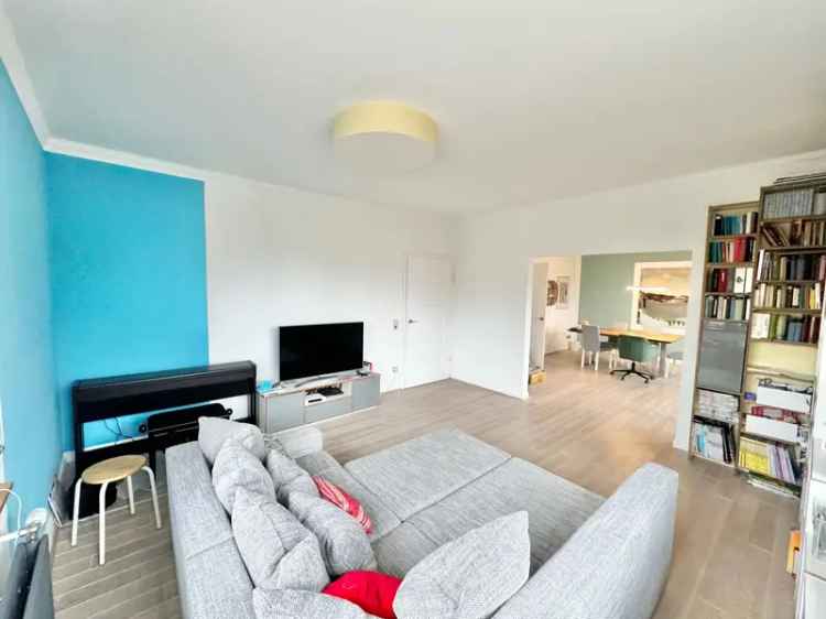 Rarität: Attraktive Altbau-Etage in Villenlage