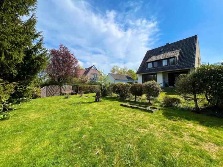 Charmantes Einfamilienhaus mit Garage und großzügigem Garten