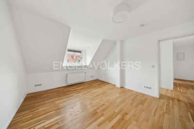 Wohnglück unter dem Dach – 2,5 Zimmer voller Möglichkeiten!