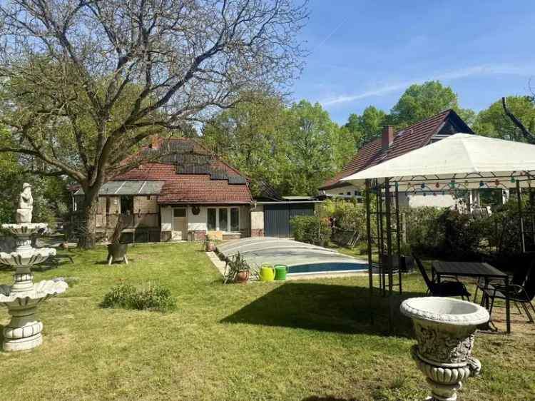 Geringe Nebenkosten mit Pool und großem Grundstück – provisionsfrei