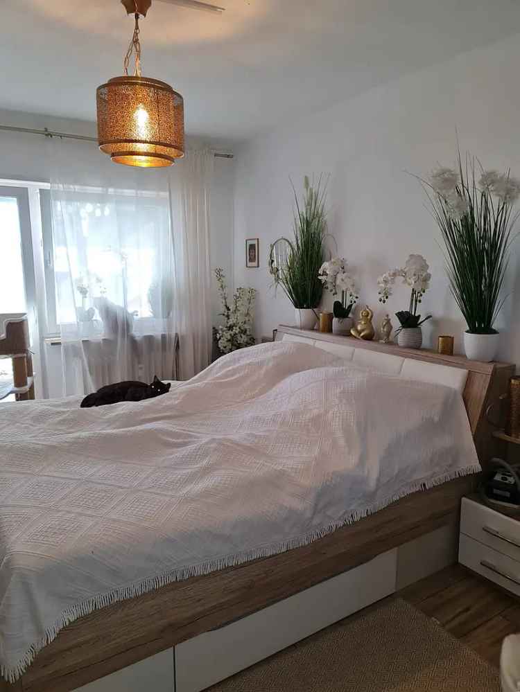 Für Kapitalanleger: Erdgeschoss Wohnung  mit großer 30 m² Terrasse und 60 m² Garten