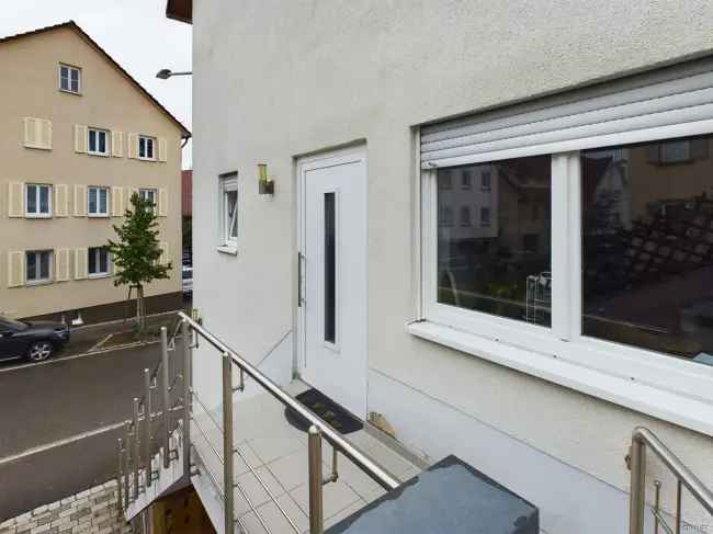 Haus kaufen in Pfullingen mit großzügigem Raumkonzept und Garten