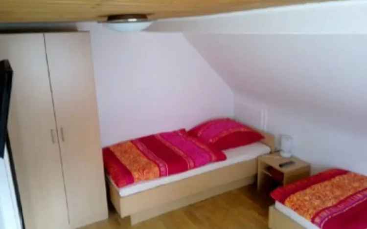 Gästezimmer mit Internet, EtagenDusche/Wc, TV, Gästeküche und gute Gaststätte im Haus