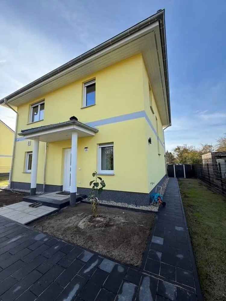 Einfamilienhaus zu vermieten, traumhaftes Neubau, Fussbodenheizung, Terrasse + Garten