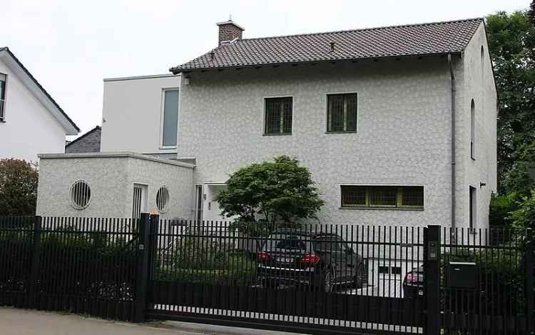 Haus mit 1.613 m² Grdst in Schorndorf