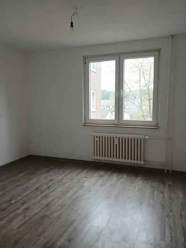 Modernisierte 3-Zimmer Wohnung mit Balkon in Bielefeld Sennestadt!