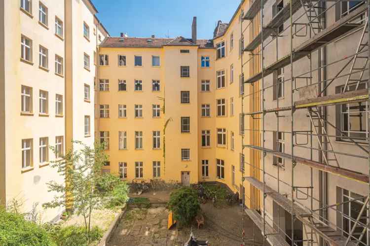 2 Zimmer Altbauwohnung Rigaer Straße