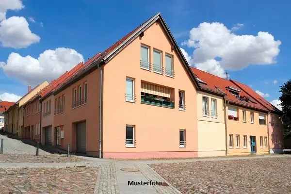 Kapitalanlage + Dreifamilienhaus und 3 Garagen +