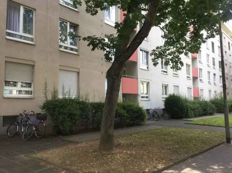 Sanierte 3 Zimmerwohnung mit Balkon