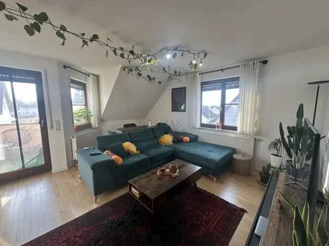 Mieten 2,5 Zimmer Maisonette Wohnung im Dachgeschoss mit Balkon