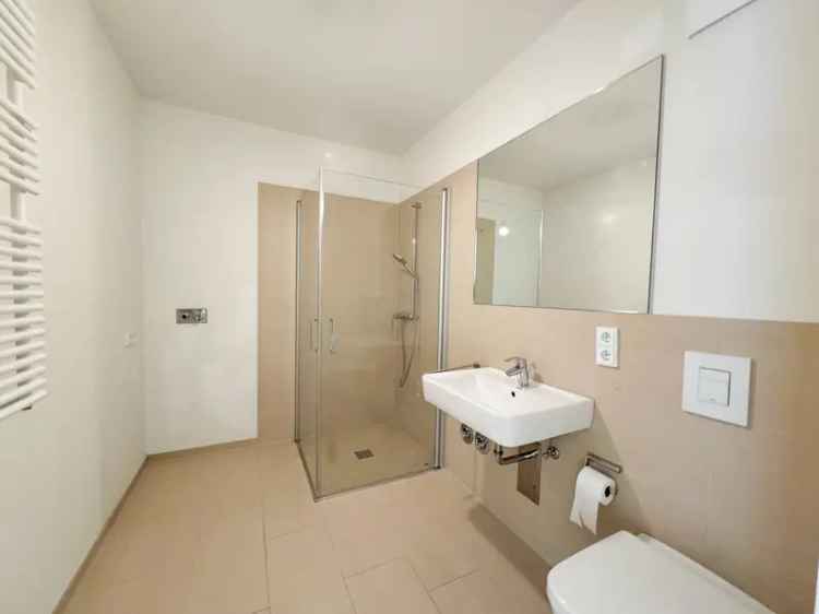 Moderne 3-Zimmer-Wohnung mit EBK