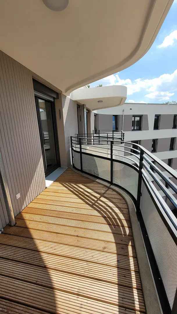Neuwertige 2 ZKB DG-Wohnung ca. 56 m² - attraktive, ruhige Lage im „Antonviertel“.