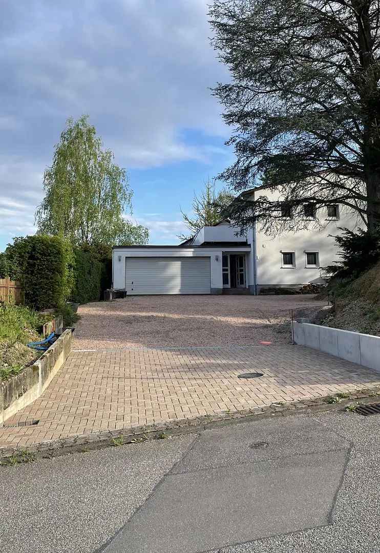 Großes EFH/ZFH mit riesigem Garten + angrenzendes Baugrundstück