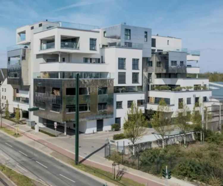 Top Sanierte 3 Zimmer Wohnung mit Balkon Tiefgarage Keller Kapitalanlage