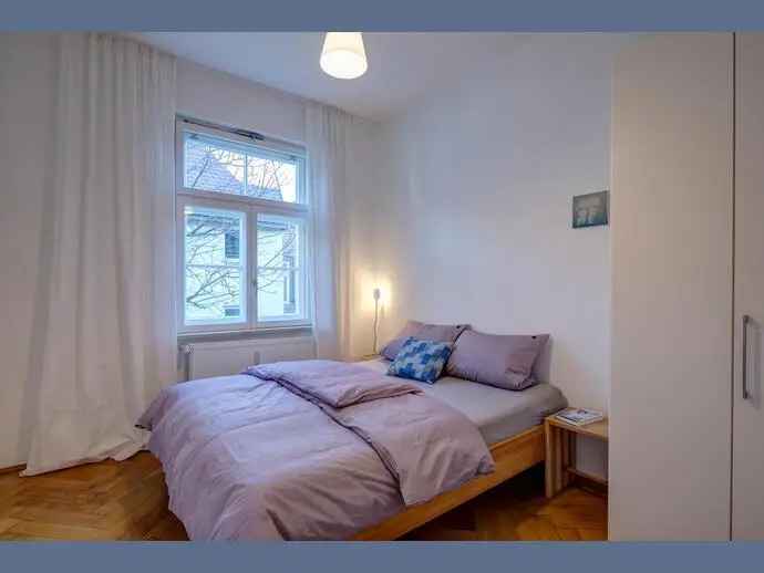 Möbliert: Stilvolle 3-Zimmer Wohnung in Denkmalschutzgebäude