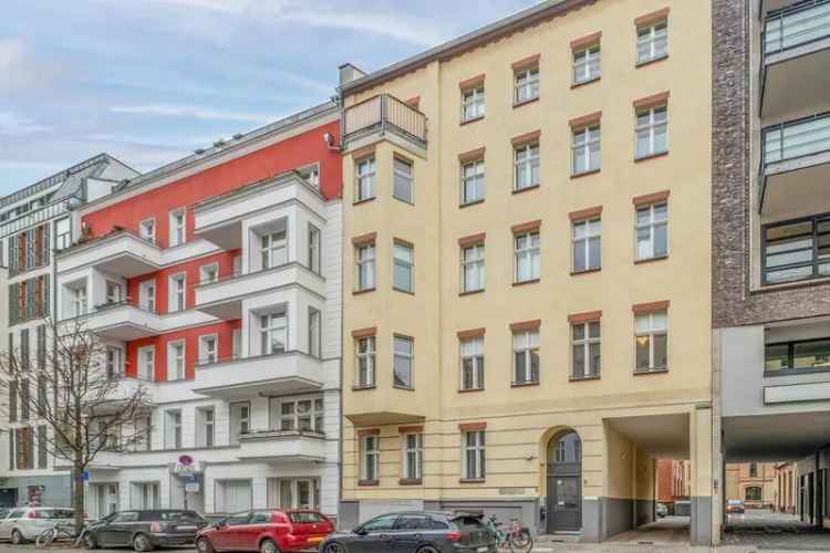 Geschmackvolle Altbauwohnung im nicht einsehbaren Hochparterre in zentraler, ruhiger Lage im beliebten Dichterviertel von Berlin-Mitte