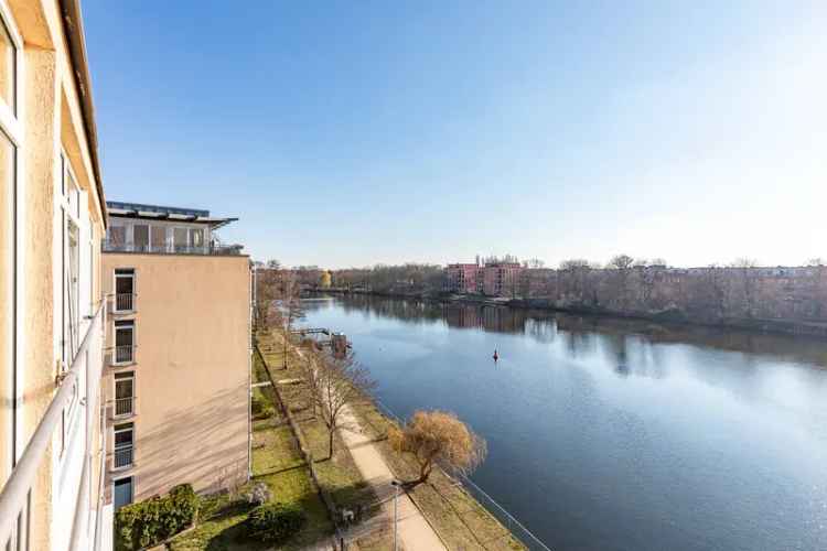 Komfortable Familienwohnung mit herrlichem Spreeblick