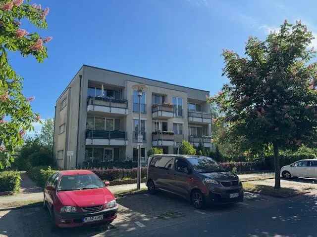 2-Zimmer-Dachwohnung in Pankow/Buchholz mit Kfz-Stellplatz