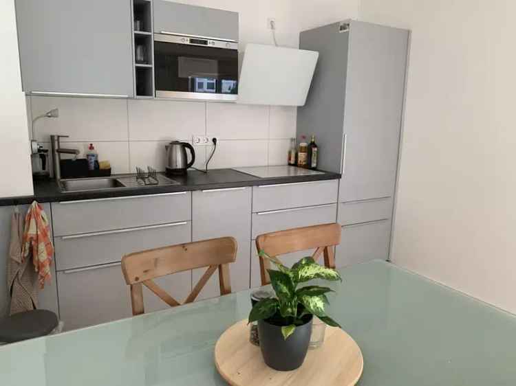 Miete Wohnung Friedrichshain Berlin mit großem Balkon und Aufzug