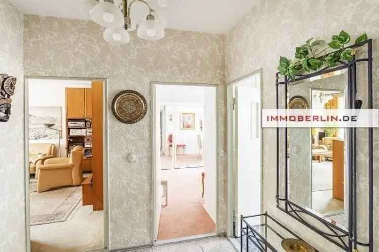 Attraktive Wohnung mit Loggia in sehr guter Wohnlage