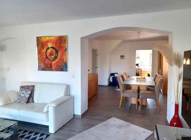 Saniertes Einfamilienhaus mit großem Garten