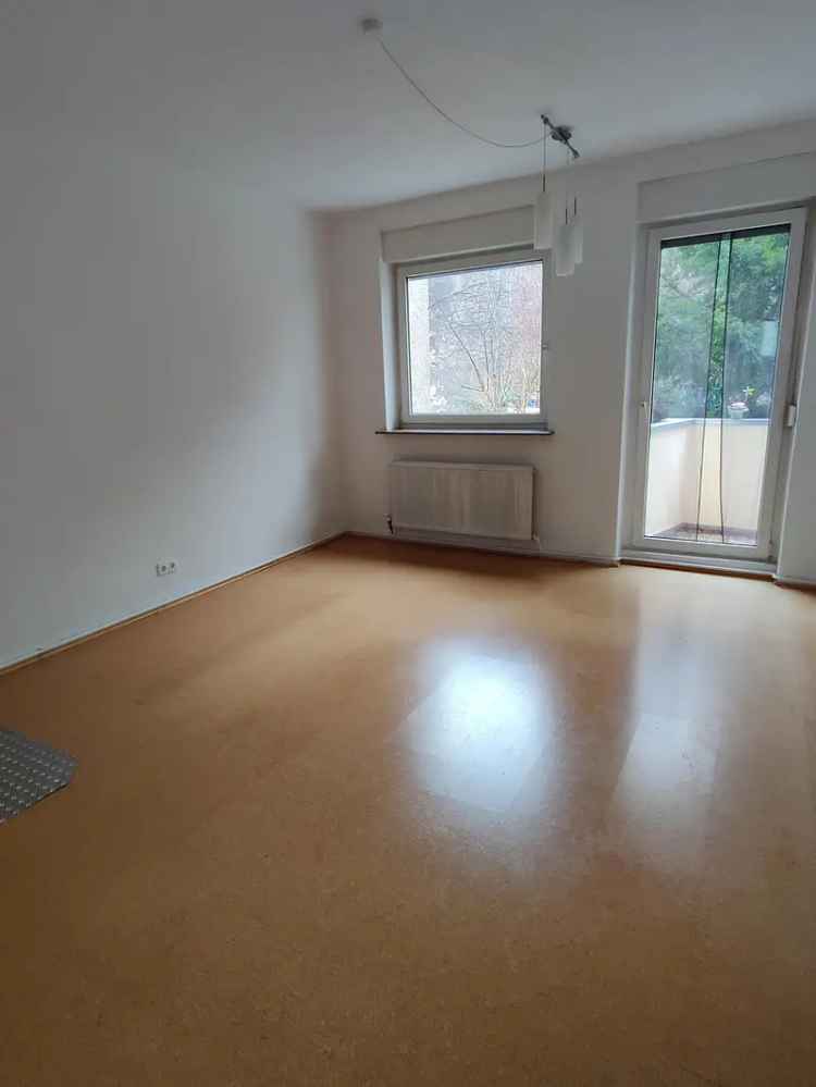 Bezugsfrei: 3-Raum-Wohnung mit Balkon und Stellplatz in Berlin Mitte