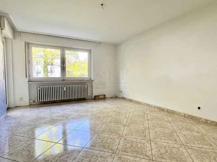 SCHWANHEIM: SCHÖNE 3 ZIMMER WOHNUNG MIT LOGGIA IM HOCHPARTERRE