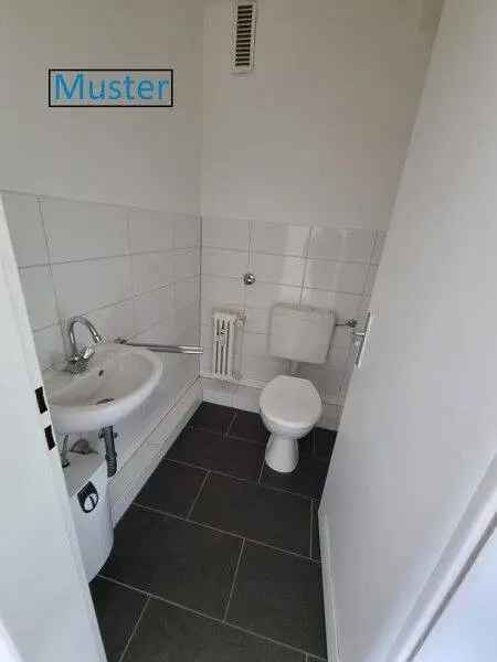 Viel Platz! 4-Zimmer-Wohnung mit Terrasse und Garten
