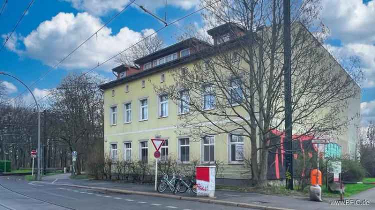Kernsaniert & bezugsfrei: 2-Zimmer-Altbau am Landschaftspark Herzberge