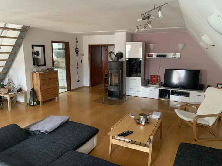 Maisonettewohnung mieten im Herzen von Eningen mit Dachterrasse und Kaminofen