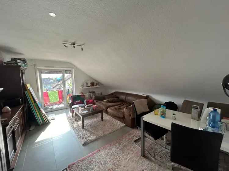 3-Zimmer-Dachgeschosswohnung mit Balkon in ruhiger Lage von Grötzingen