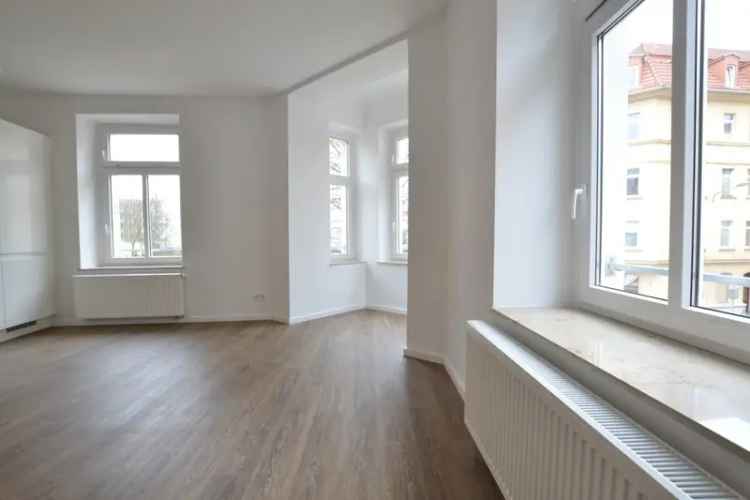 Modernisierte Wohnung 68m²  Einbauküche Tageslichtbad 690€ Hausgeld