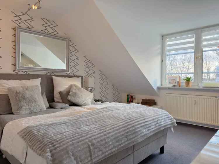 *** Gelegenheit *** schöne 2,5-Zimmer-Wohnung in gut angebundener Lage mit Außenstellplatz ***