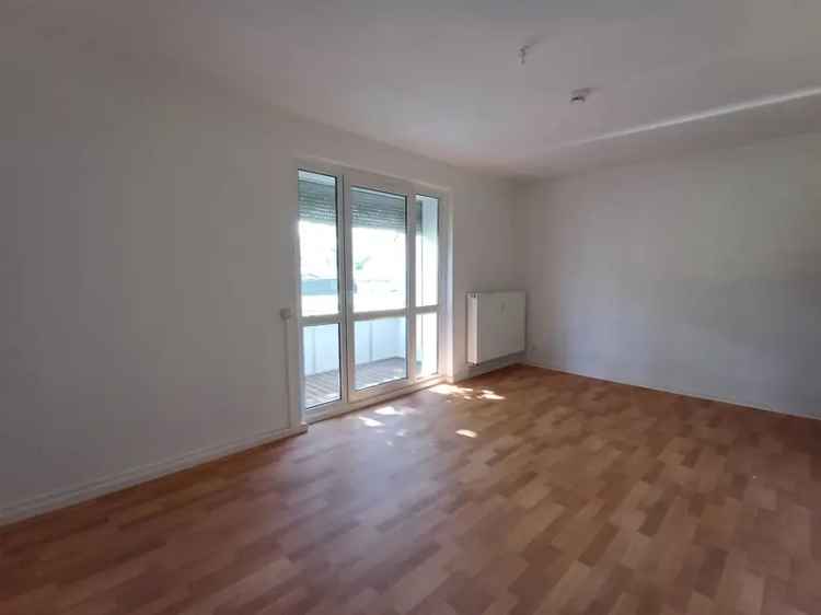 Erdgeschosswohnung mit ebenerdiger Dusche und Balkon in netter Nachbarschaft - EG rechts