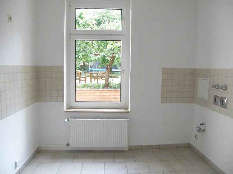 helle, warme 3-Zi.-Whg., Hof/Südgarten