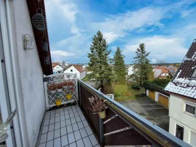 Gemütliche Dachgeschosswohnung, Balkon, TG-Stellplatz