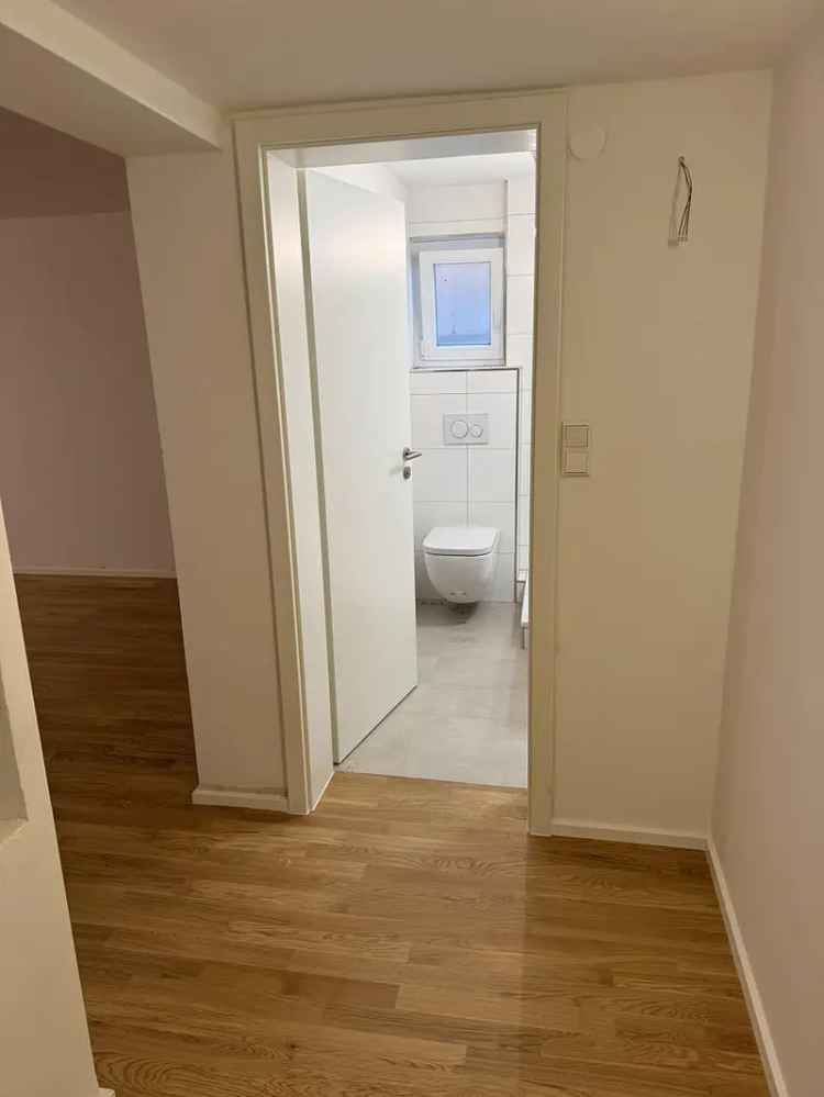 Geschmackvolle, frisch renovierte 2-Zimmer-Wohnung mit gehobener Innenausstattung in Stuttgart