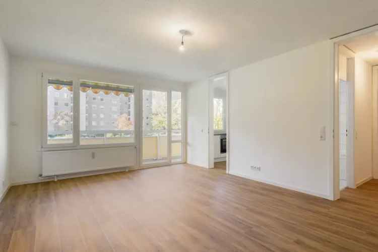 Sofort bezugsfrei: Moderne 2-Zi.-ETW mit Balkon und TG-Stellplatz in Rodenkirchen