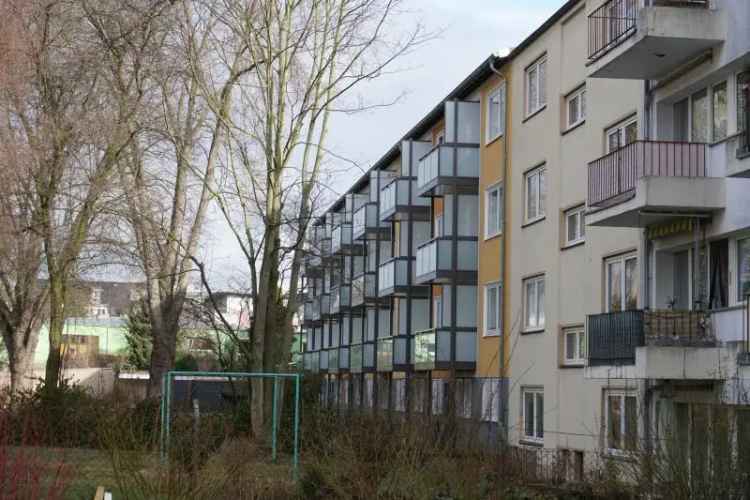 PROVISIONSFREI! Vermietete Wohnung mit Balkon im gepflegten Haus