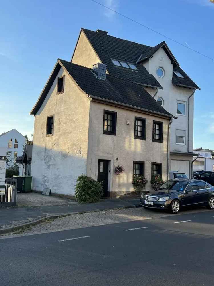 SIEGBURG, zentral gelegenes Einfam. Haus mit ca. 145 m² WNfl., Garten, Terrasse, Pool und Stellplatz