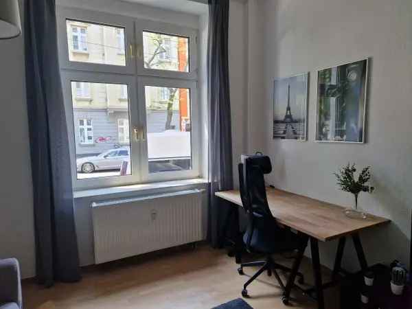 Wohnung Düsseldorf Oberbilk - Großzügig mit Schreibtisch